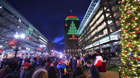 pictures  downtown allentown tree lighting ceremony  morning call