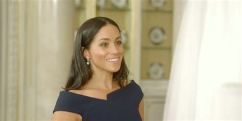 meghan markle sees wedding dress before royal wedding in queen of the