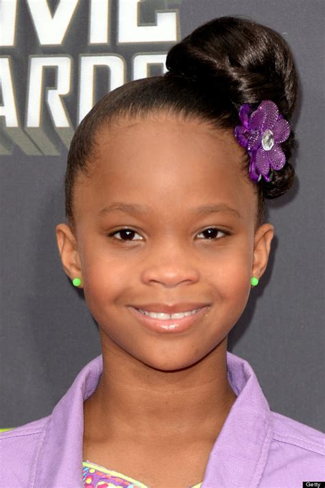 quvenzhane wallis mtv  awards outfit  super cute  includes  kitty purse