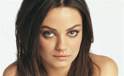 religious refugee mila kunis doesn t like trump s policies but doesn t