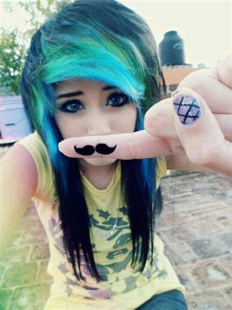 Pin By Samantha Stealsyourskittles On Emos ♥ Black Scene Hair Cool