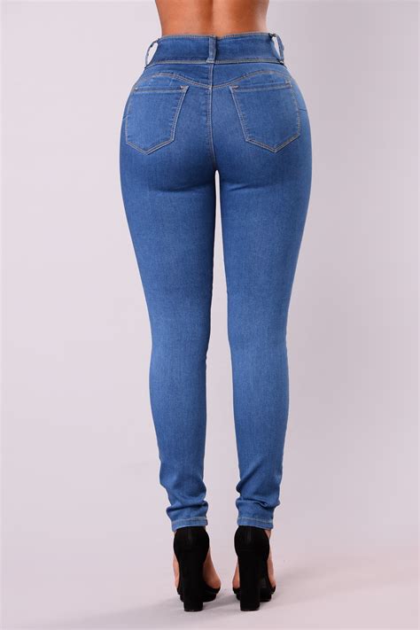 Round Of Applause Booty Shaped Jeans Medium