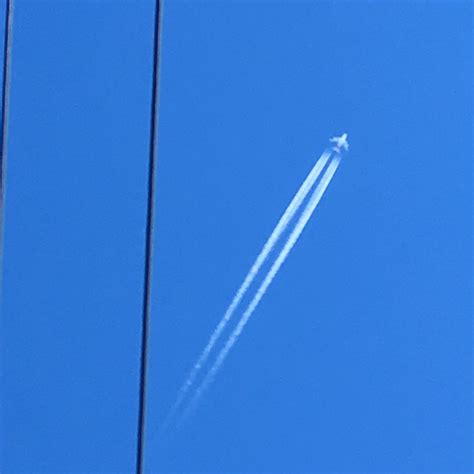 meteorology    contrail diverge   converge earth
