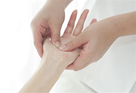 hand massage decreases preoperative anxiety