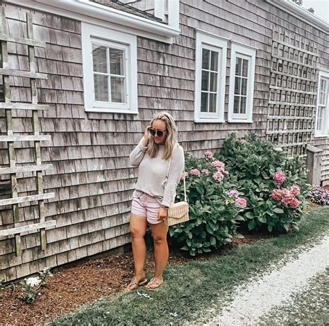 nantucket travel guide outfit inspo