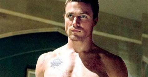 Arrow Star Stephen Amell Sparks Debate For Wearing Gay For Pay T Shirt