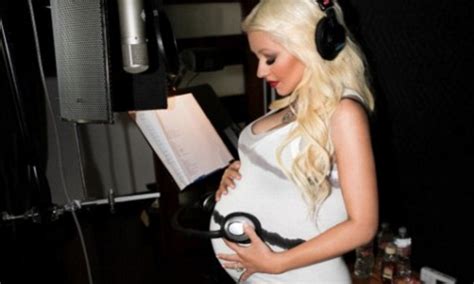 christina aguilera plays her own music for unborn daughter daily mail online