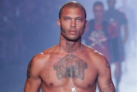 hot felon jeremy meeks is officially a runway model— see the pics in touch weekly