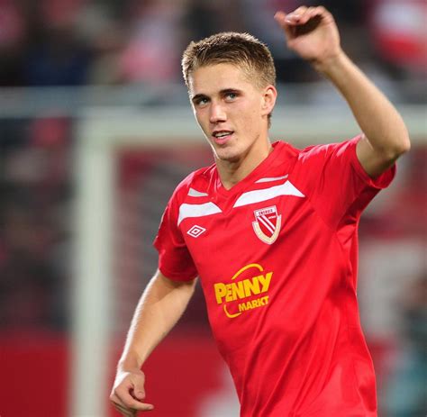 zweitliga torjaeger nils petersen wechselt von cottbus zum fc bayern welt