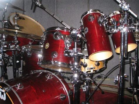 pin  tommy montoya  drum wall dw drums drum kits drums
