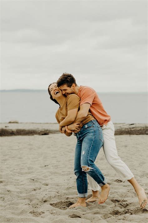 Beach Engagement Session Seattle Washington Outfit Inspiration For