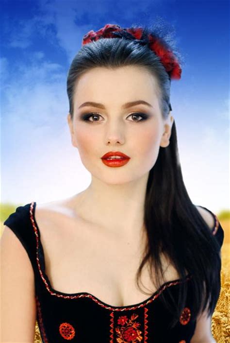 Ангелiна Качашвили contestant queen of ukraine for miss earth 2015