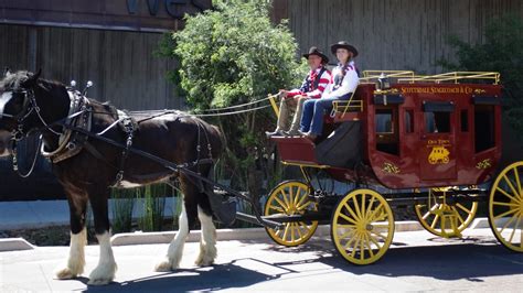 scottsdale horse  carriage   offer rides   town