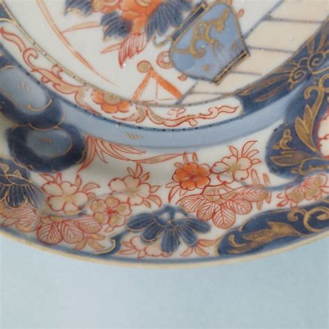 bord imari porselein vazen met bloemen japan  eeuw veilingagenda