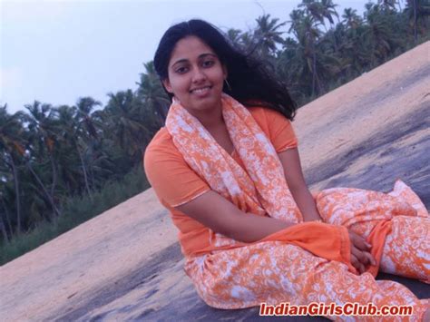 hot cinema blog malayalee girl in kerala beach