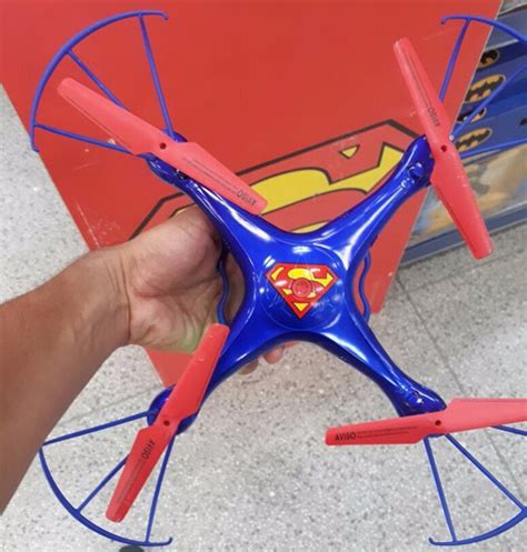 drone superman explorer quadricoptero super herois   em
