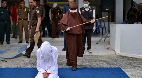 Indonesian Couple Receives 200 Lashes For Having Premarital Sex