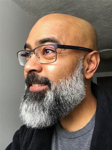 cool beard styles for black men with glasses picture guide