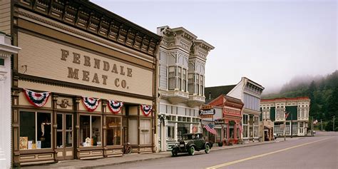 quirkiest small towns  america small american town