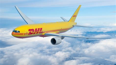 dhl express upgrades  fleet   order   mammoth converted  lr freighters