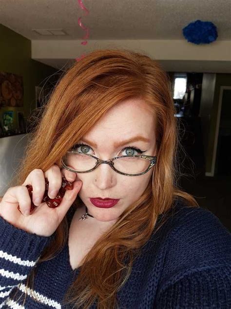 9er Of Girls Who Wear Glasses And May Or May Not Have Red Hair Imgur