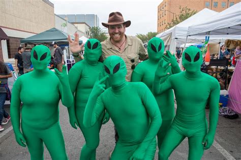 josh gates goes to roswell s ufo festival 2017 hunt for