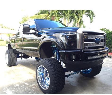 ford   crewcab platinum lifted show truck  sale
