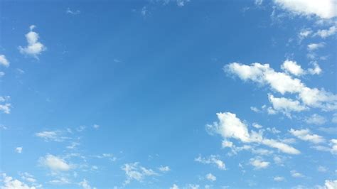 cielo nuvole sfondo azzurro del foto gratis su pixabay