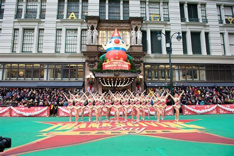 helium filled facts   macys thanksgiving day parade