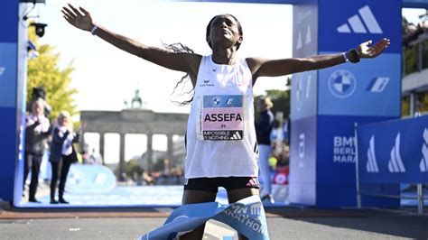 Tigist Assefa Obliterates Womens Marathon World Record In Berlin While