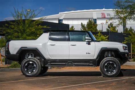 gmc hummer ev   king  clearance  extract mode gearjunkie