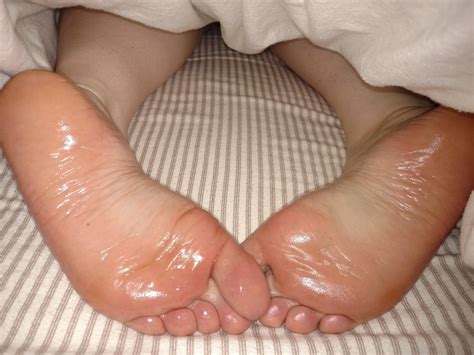 Bbw Pawg Wife S Sexy Feet 7 5 Thick Oily Soles And Toes 7 Pics Xhamster