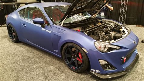 auto show tuner cars shifting lanes
