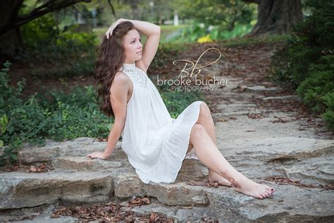 check out some more of her senior session below good luck