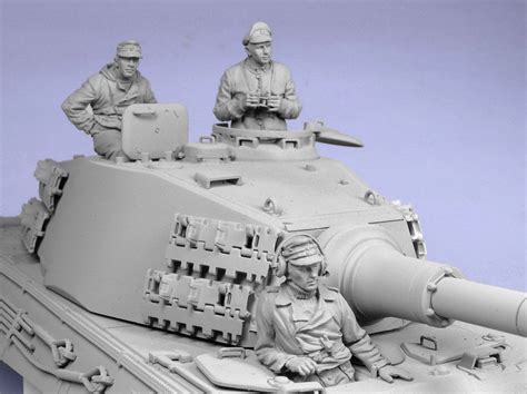 german tank crew winter    figures