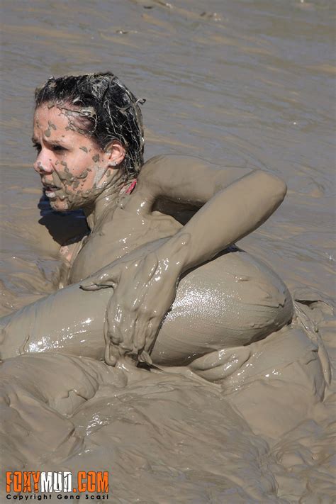 naked pussy in mud mature lesbian