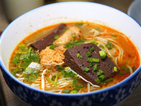 warning bun bo hue  change  taste  vietnamese noodles pho
