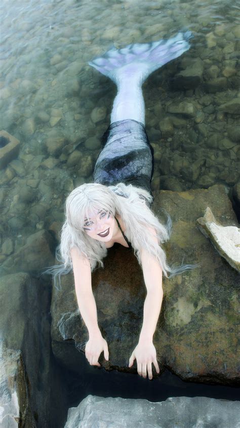 Siren Videos And Pictures Photographic Proof That Mermaid Phantom Is A