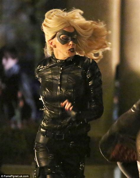 Katie Cassidy And Katrina Law Look Fearsome Filming Cw S Arrow Daily