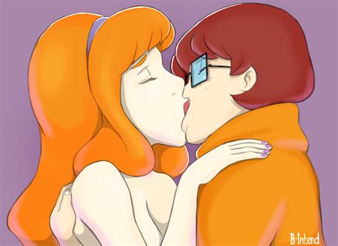 Velma Kiss Daphne By B Intend Hentai Foundry
