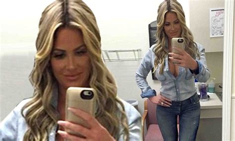Kim Zolciak Boasts About Thigh Gap After Plastic Surgery Claims Daily