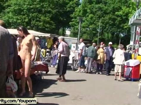 hot public nudity with sweet brunette babe kostenlose pornovideos