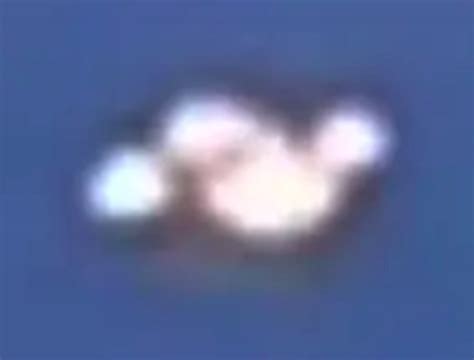 airliner passenger films strange ufo cluster flying  plane nexus newsfeed