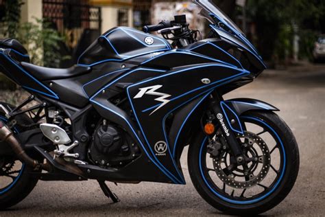 yamaha yzf   tron wrap  surely draw  attention