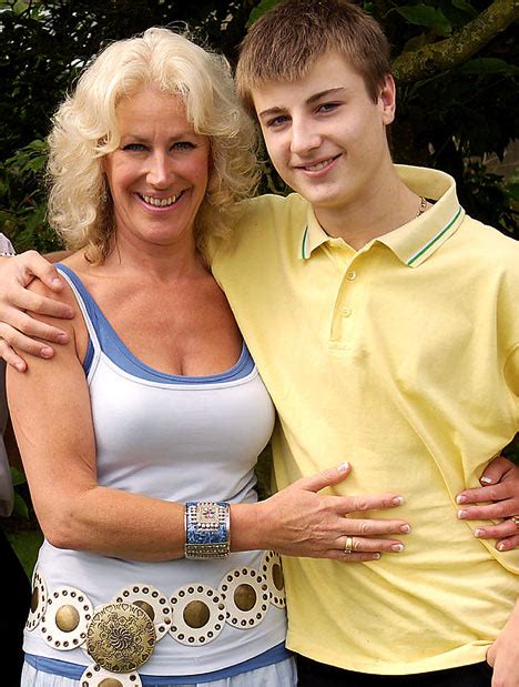 Younger men and older women sex