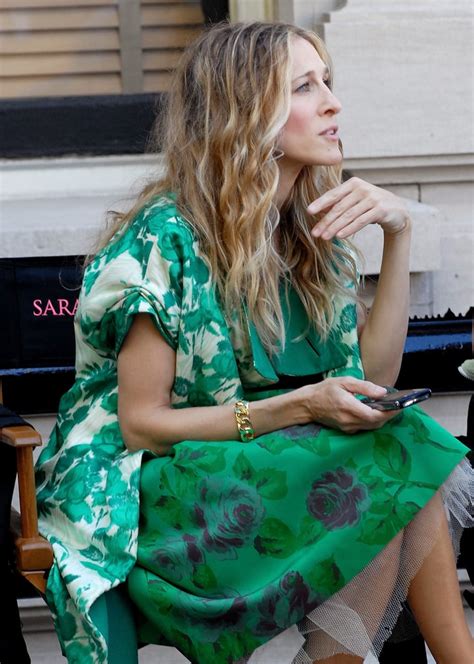 it ain t easy being green sex and the city outfits popsugar fashion