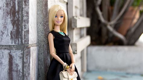 Barbie Has Joined Instagram And She’s Going To Fashion