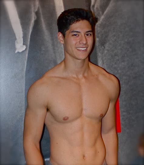 nyc ♥ nyc abercrombie and fitch flagship store fifth avenue store greeter model