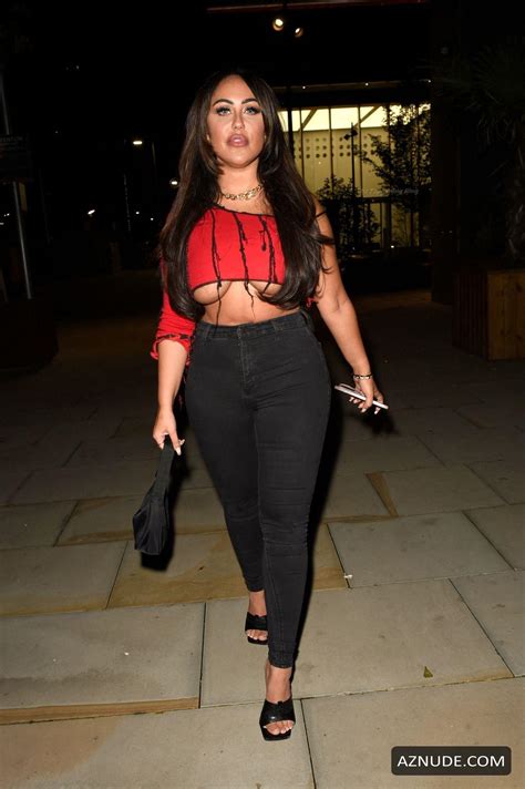 Sophie Kasaei Sexy Flaunts Her Underboob While Spending A Night At