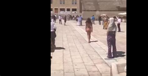 watch israeli woman walks naked across western wall plaza the forward